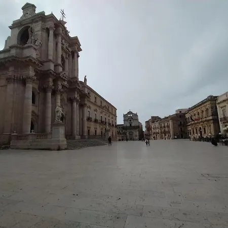 Krokos Ortigia * Syracuse